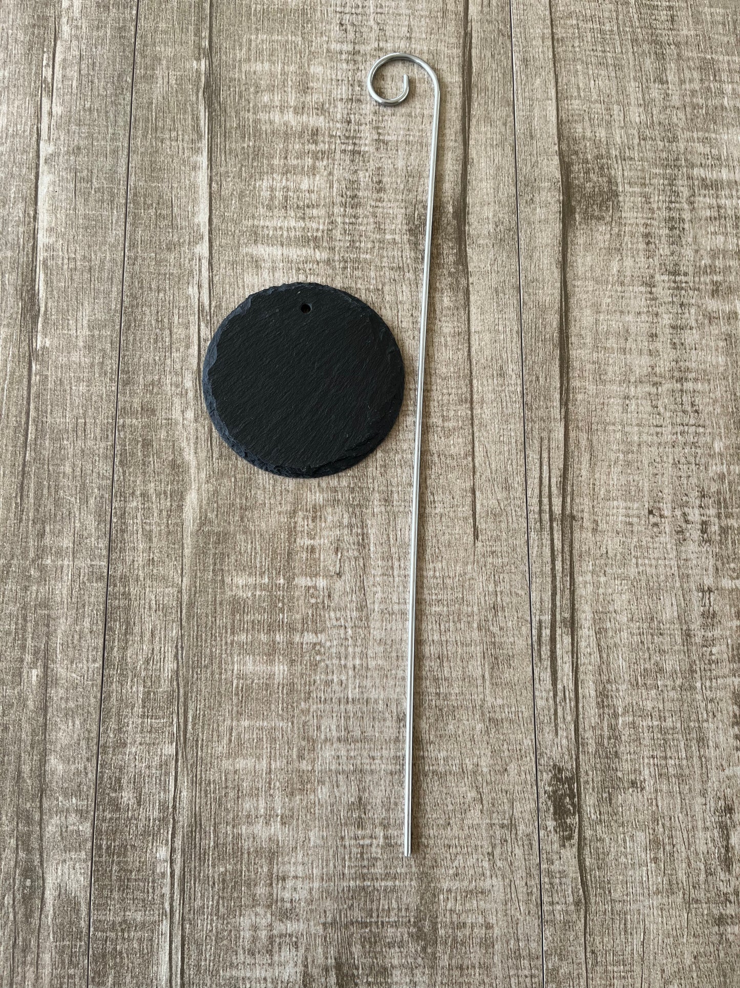 Schieferplatte Rund mit Erdstecker 10cm